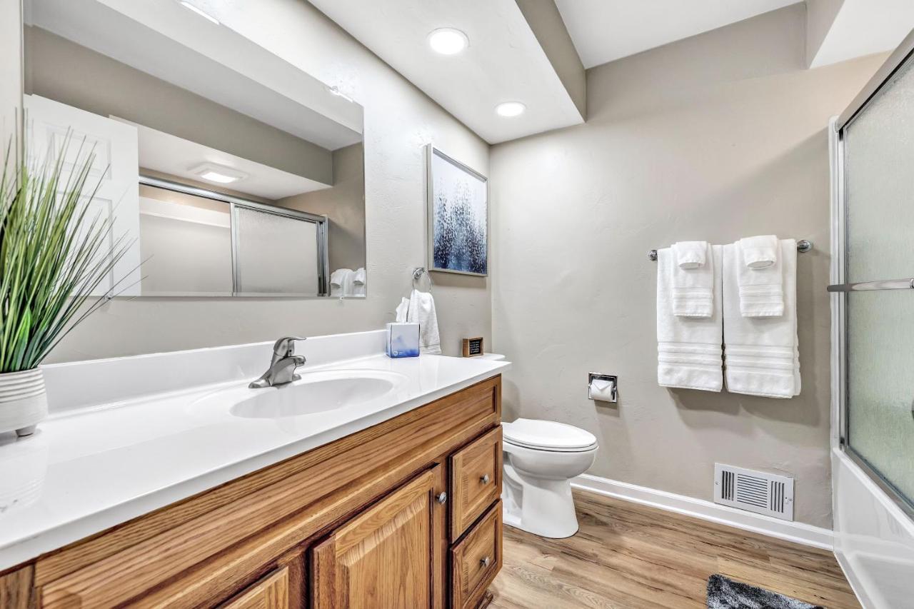 Serene 3 Bedroom Home, Nrm, Wi-Fi, Parking, Queen Bed De Pere Luaran gambar