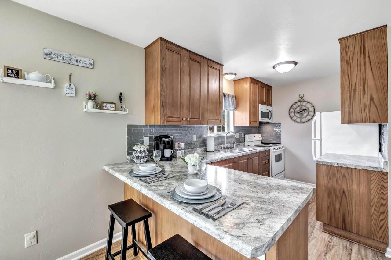 Serene 3 Bedroom Home, Nrm, Wi-Fi, Parking, Queen Bed De Pere Luaran gambar