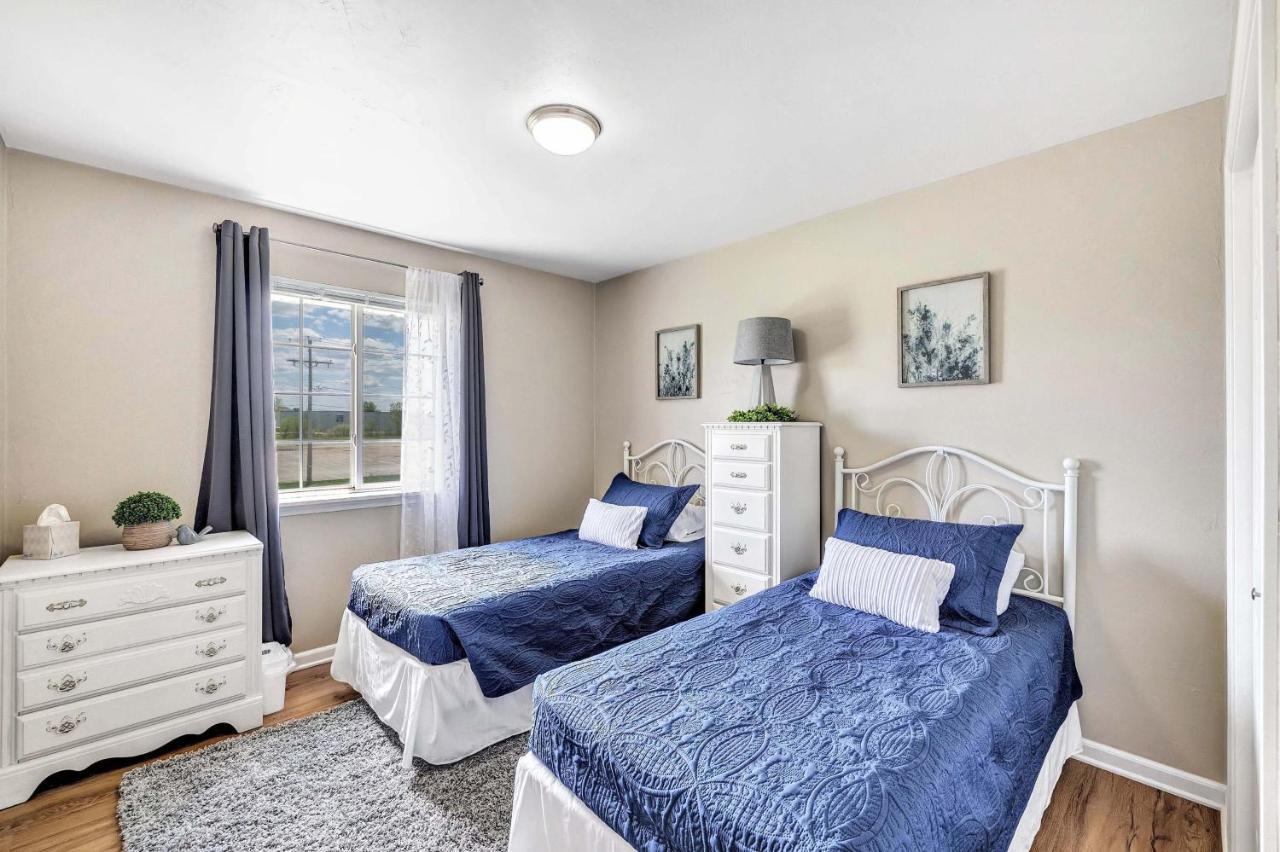 Serene 3 Bedroom Home, Nrm, Wi-Fi, Parking, Queen Bed De Pere Luaran gambar